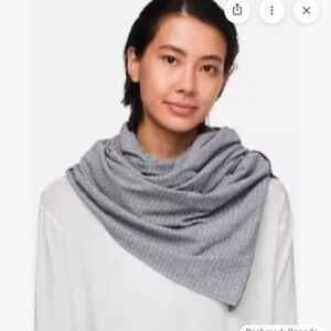 Lululemon Vinyasa Grey Scarf